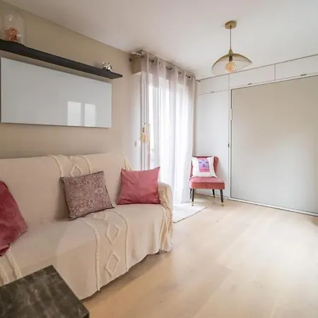 Lejlighed Studio Lumineux Et Cosy Avec Terrasse Dans Le 15e *